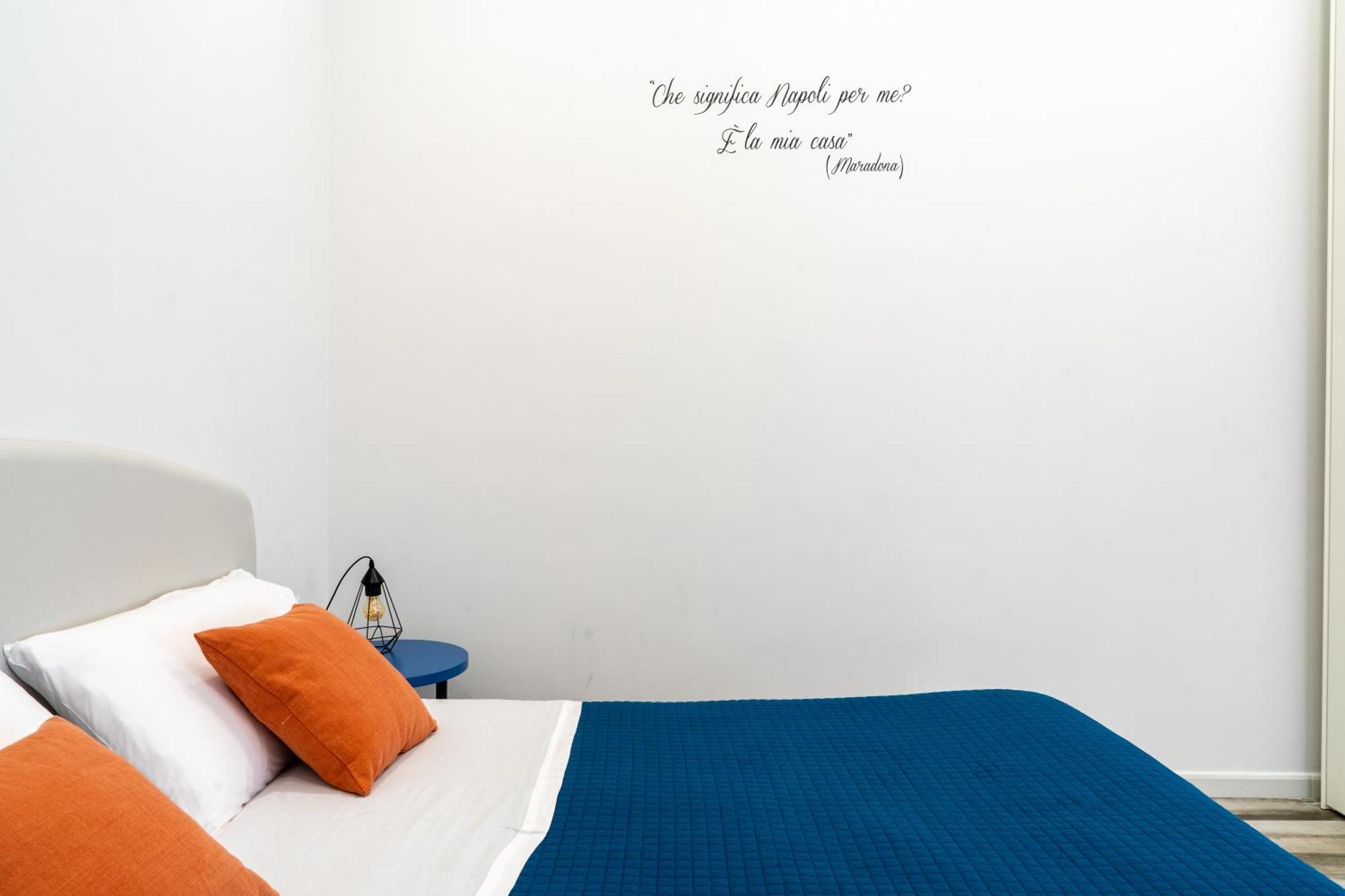 Bed and Breakfast Fara'S House Neapel Zimmer foto
